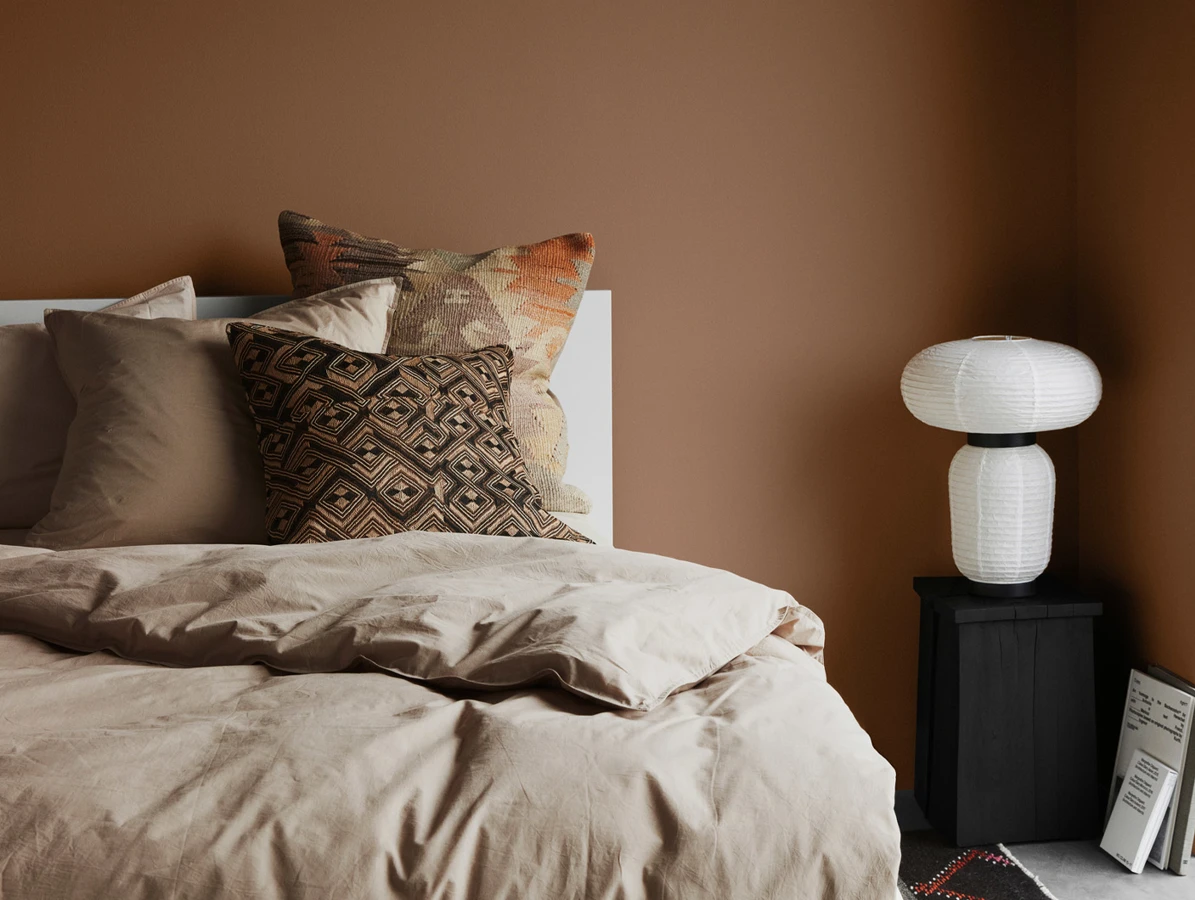 Natural and grounded bedroom colours
