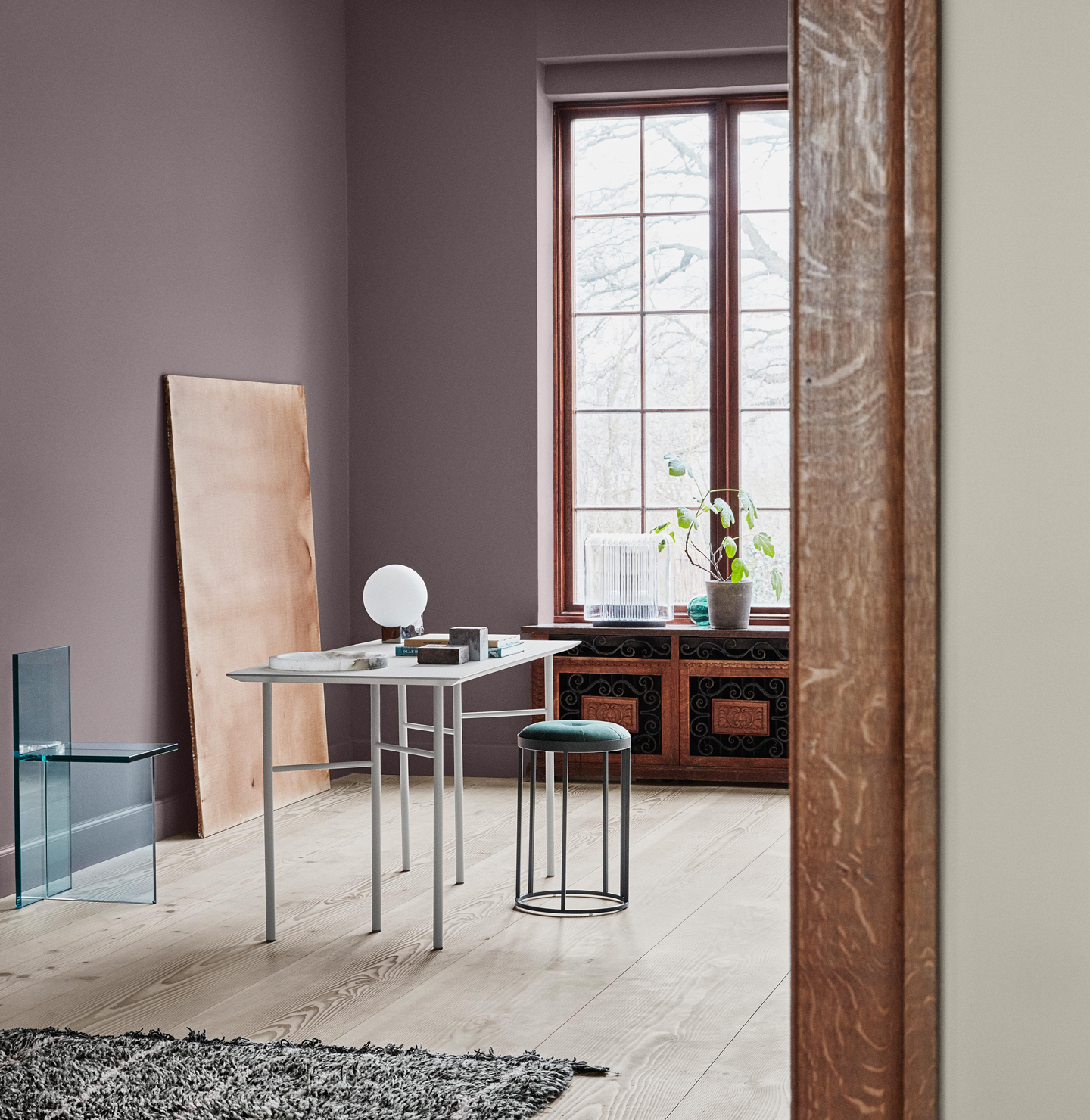 Beautiful purple and grey colours for your living room Jotun 3377
