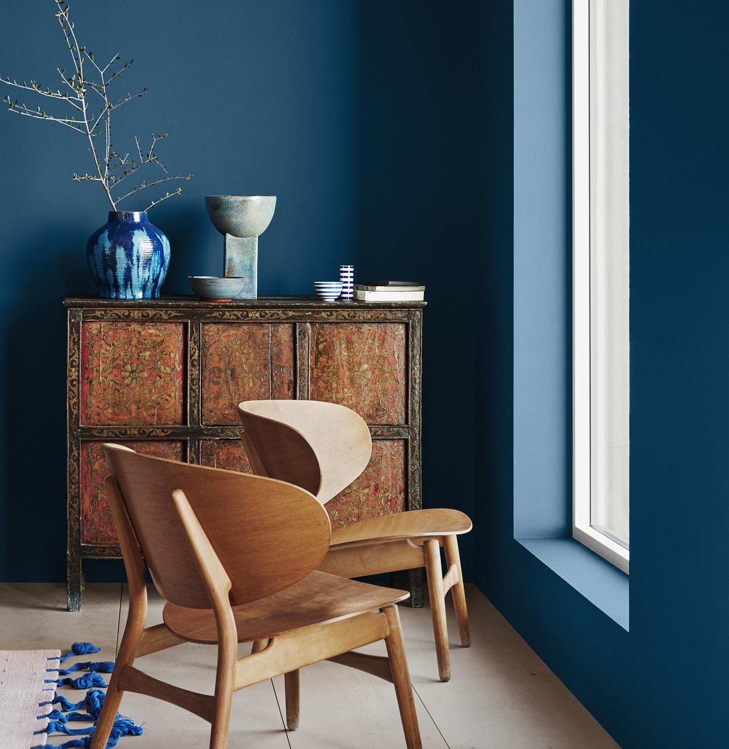 Beautiful blue colour for your living room Jotun 4863 Statement Blue