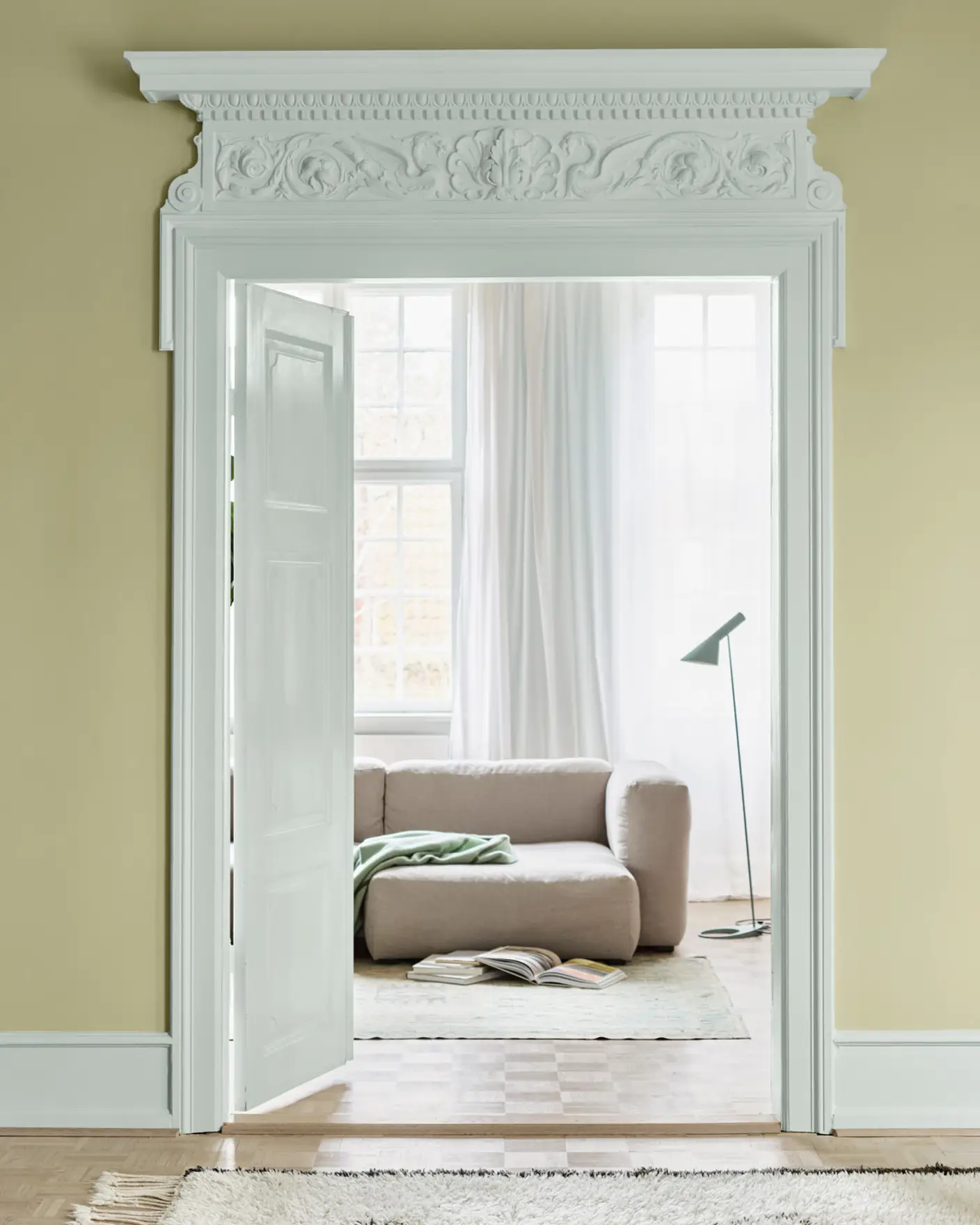 Jotun 8596 Sunny Green - 6167 Spring Breeze
