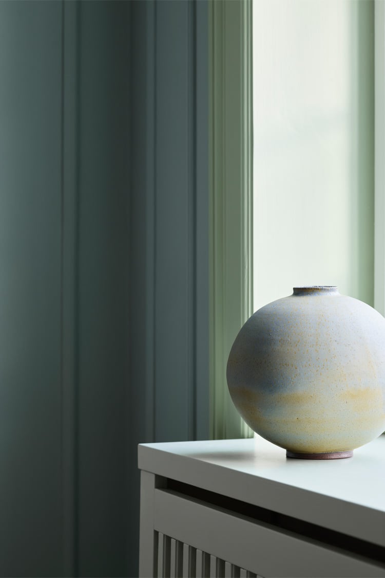 JOTUN 5489 Free Spirit - JOTUN 7718 Secret Green