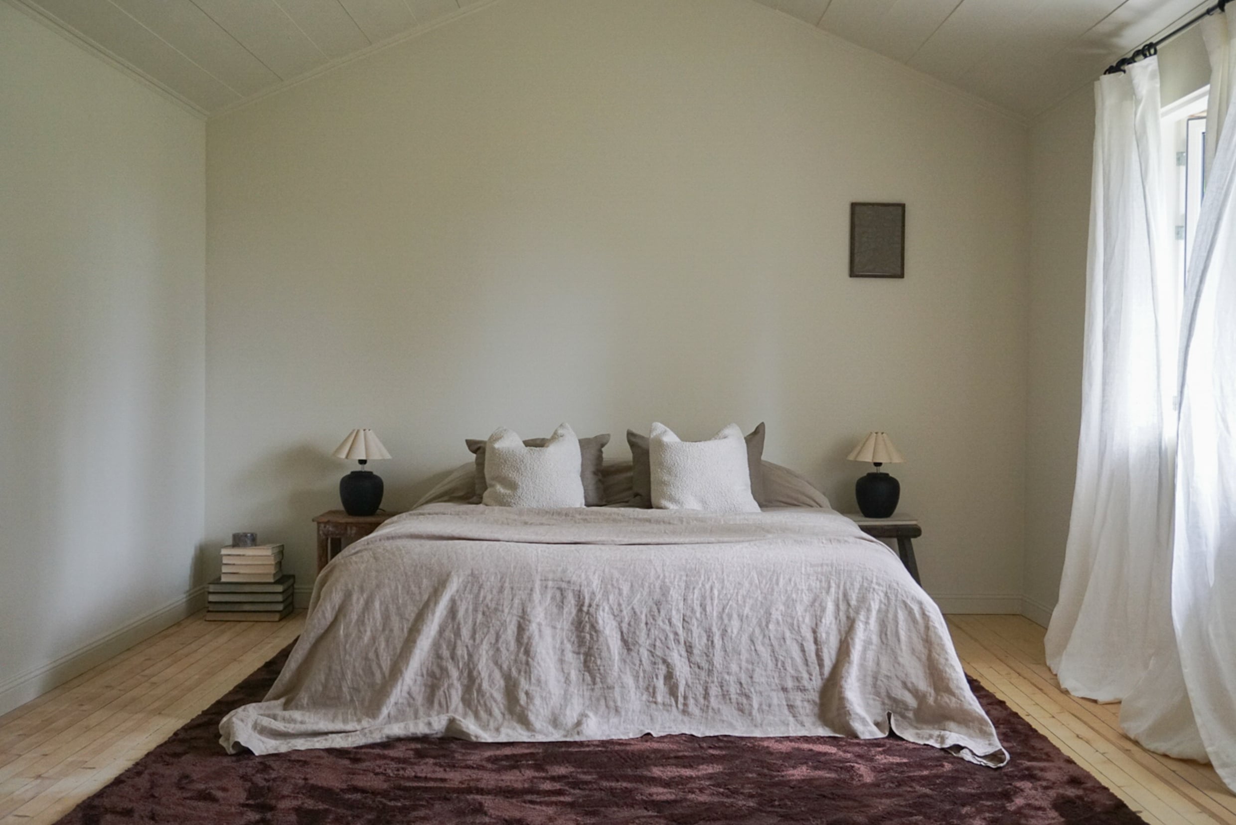 Hvitt soverom malt i Jotun Contemporary White
