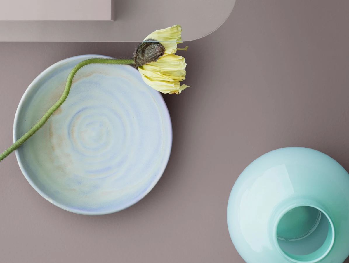 Violet paint colours for indoor from Jotun