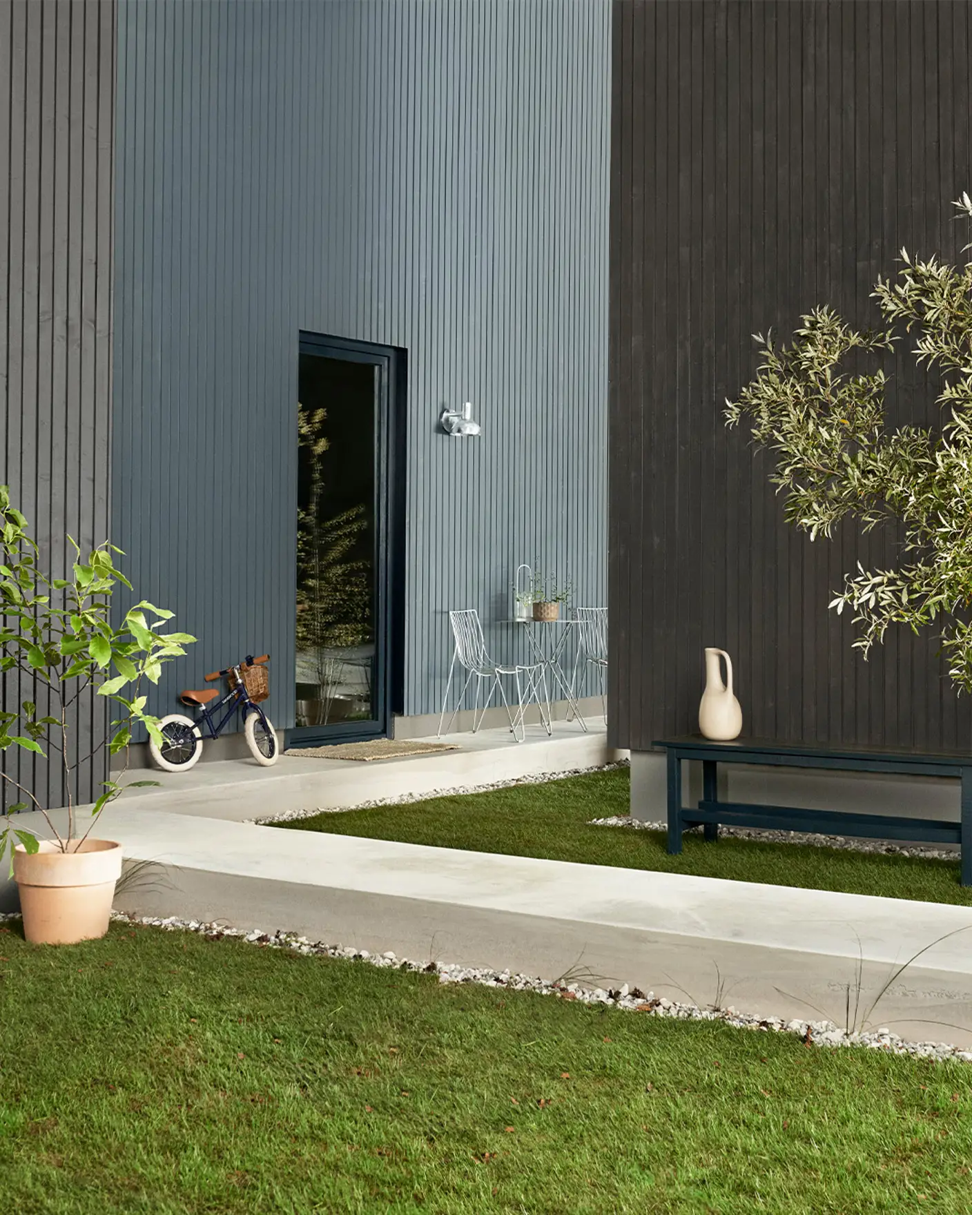 Jotun 5445 Delicat Blue 0651 Lavgrå 11129 Smoky Grey