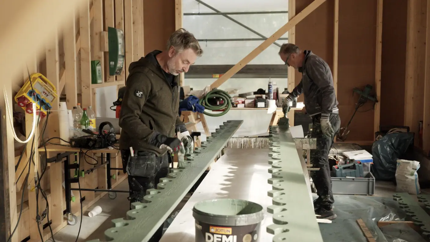 Tareq och lasse målar