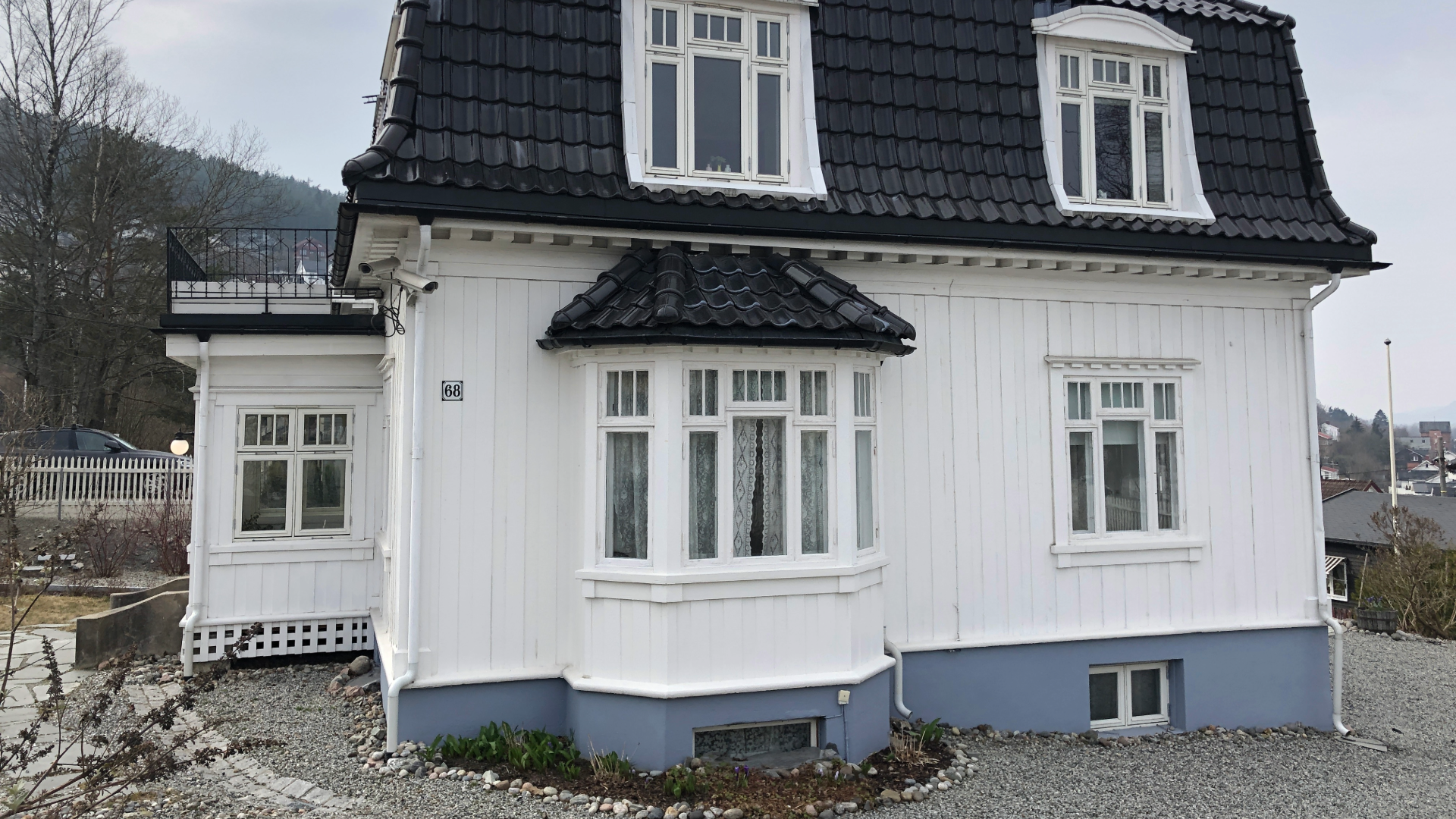 Før-bilde av Nina Holsts jugendvilla i Drammen