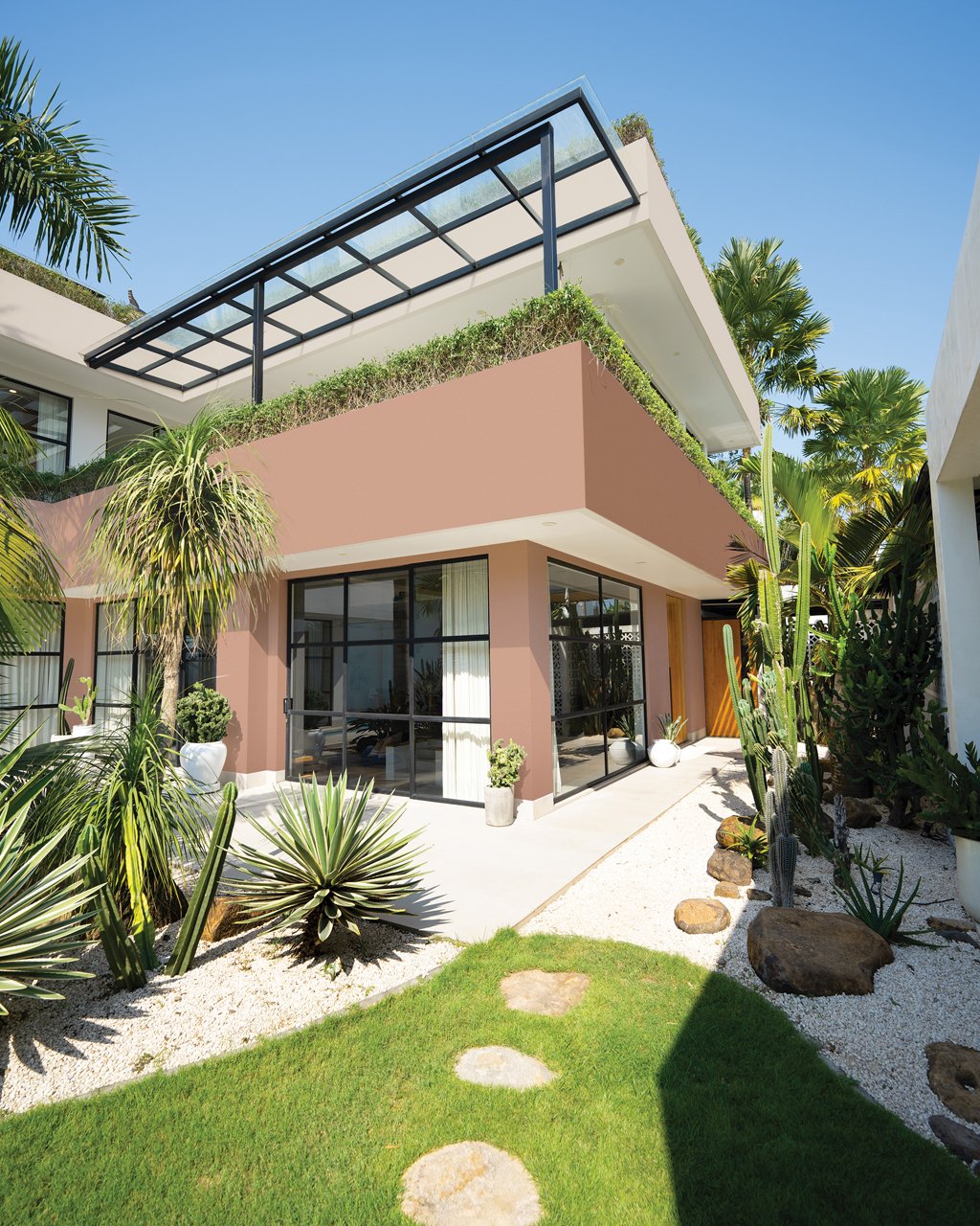 Jotun 1016 Antique White 2011 Antique Brass