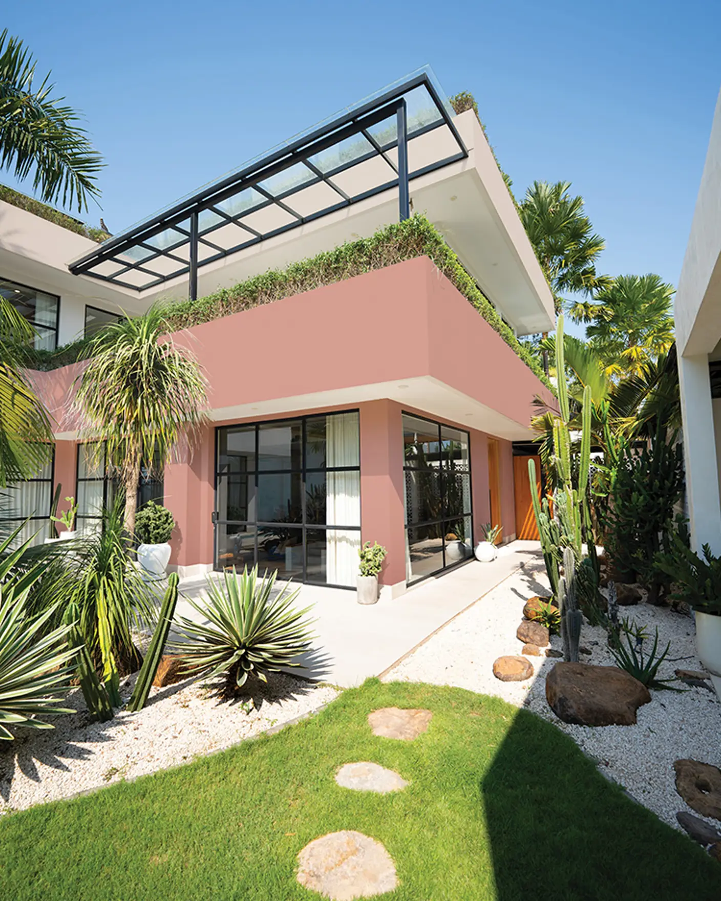 Jotun 1016 Antique White 2011 Antique Brass