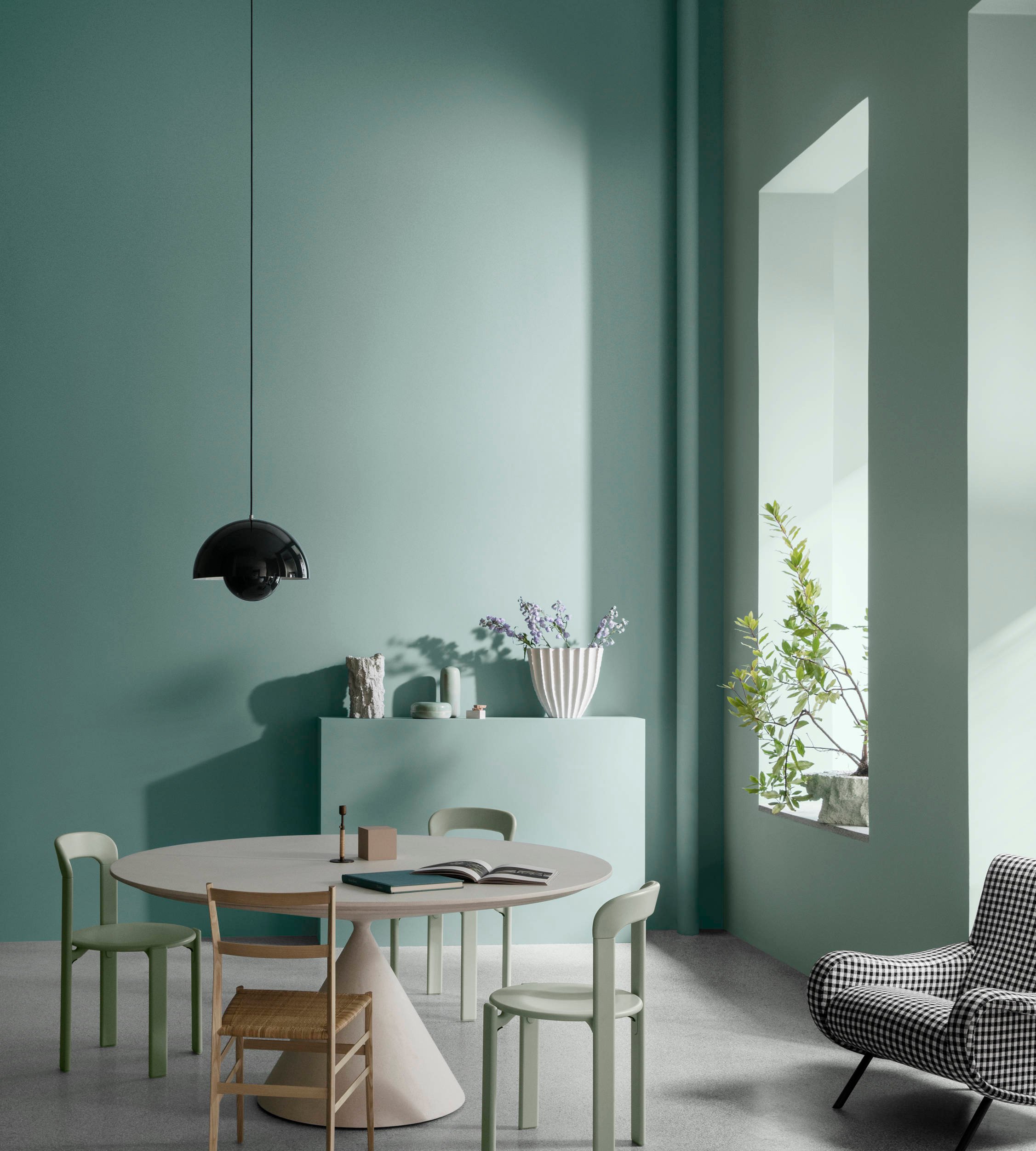 Dining area painted with Jotun Wish 6384 and Jotun Imagine 6383