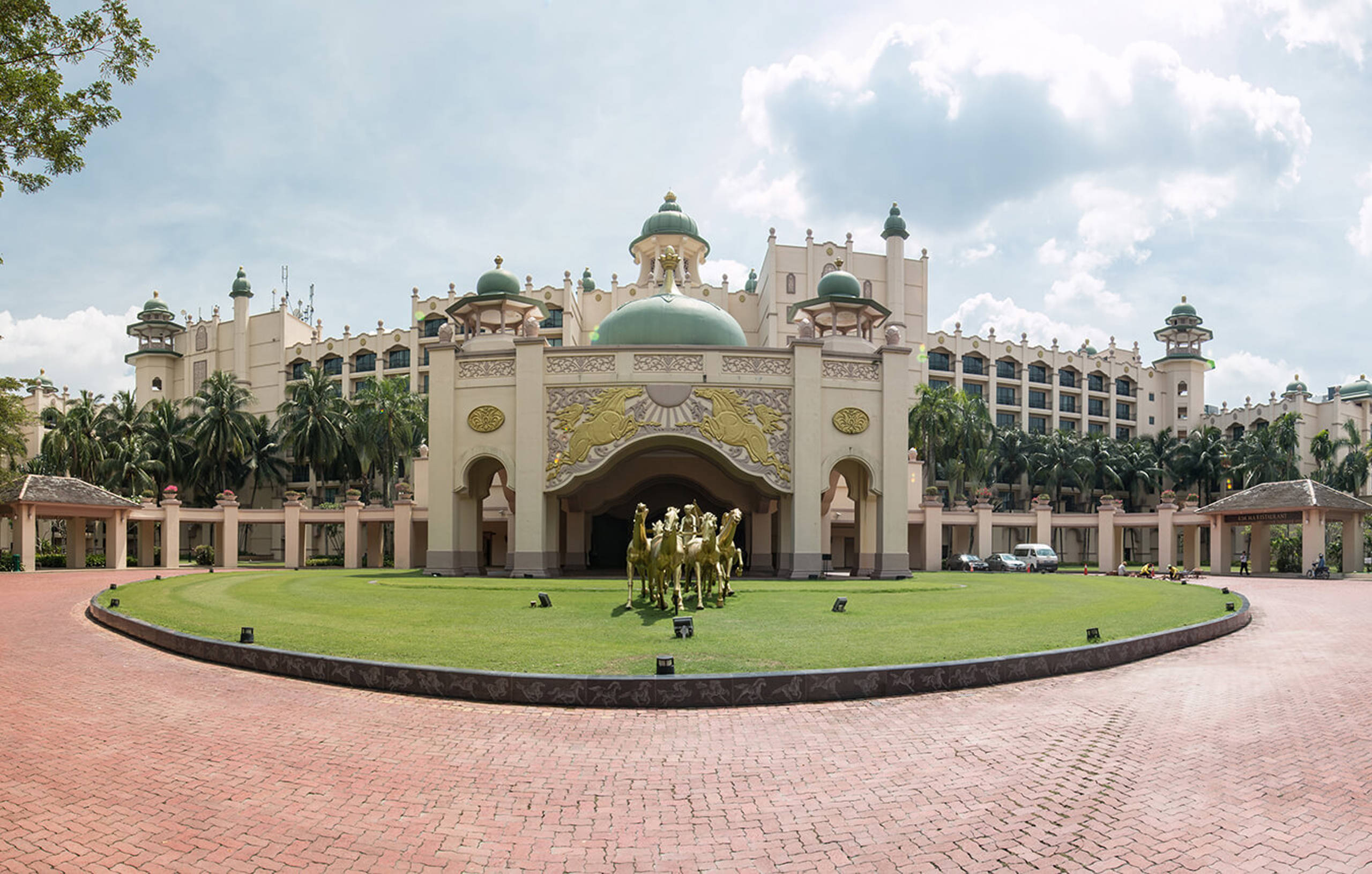 golden horse palace