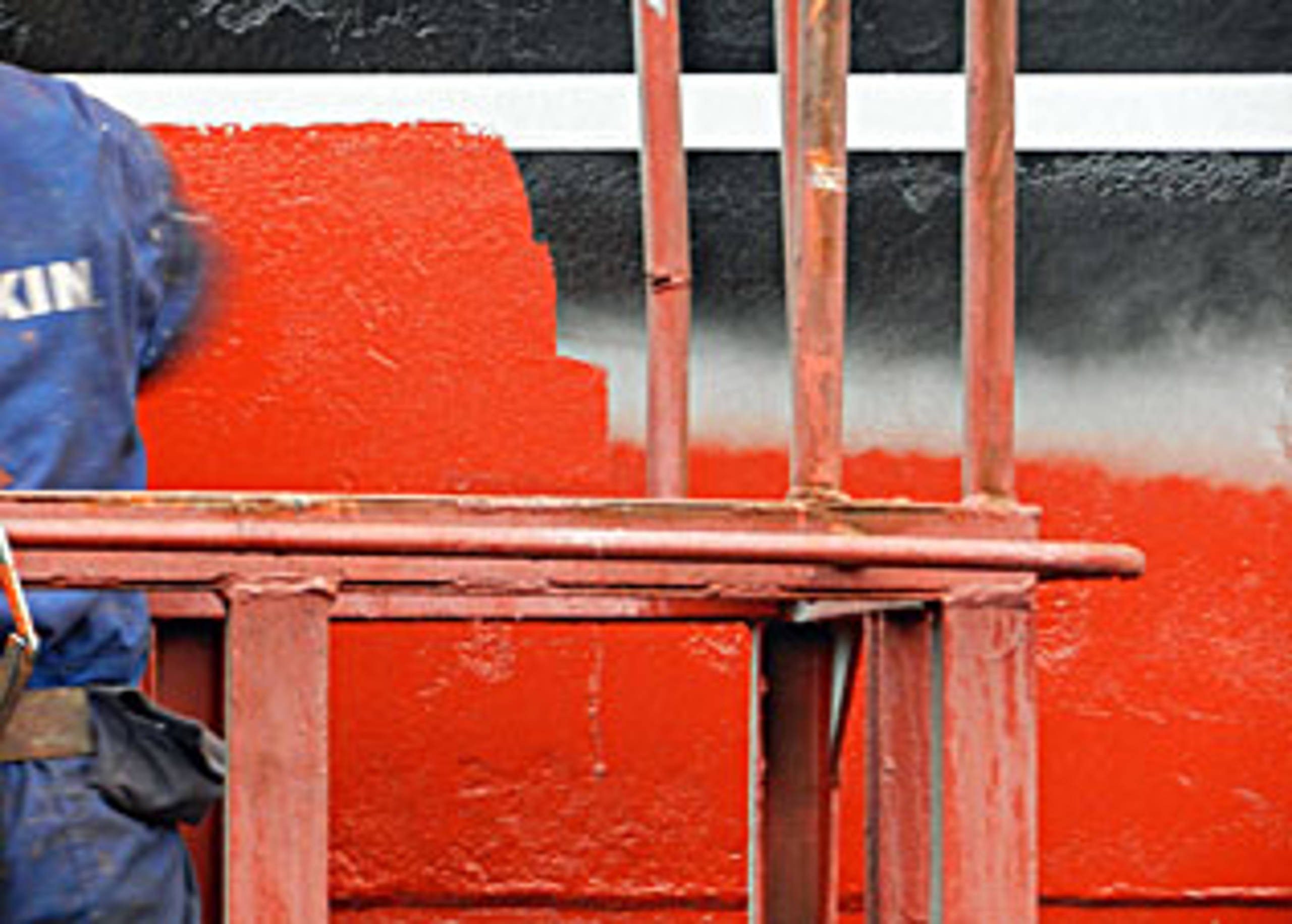 The timber carrier Penguin Arrow being coated with Jotun's Hardtop AX