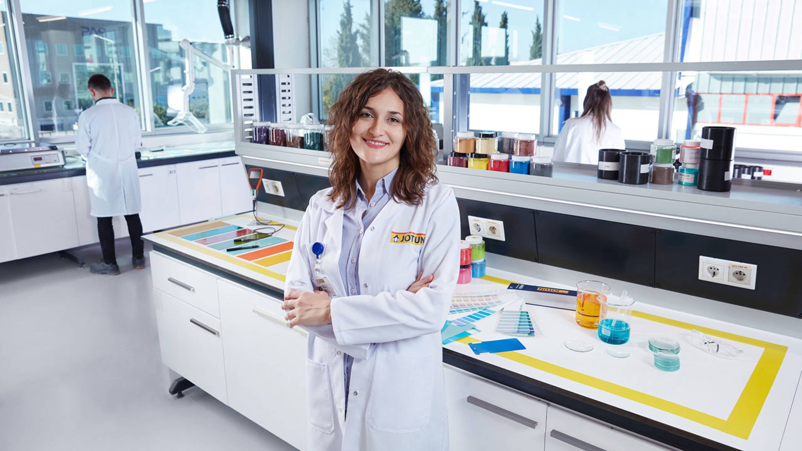 Senior R&D Chemist 1 Perihan Gundag in Jotun Turkey is one of many women working as a scientist in the Jotun R&D network. 