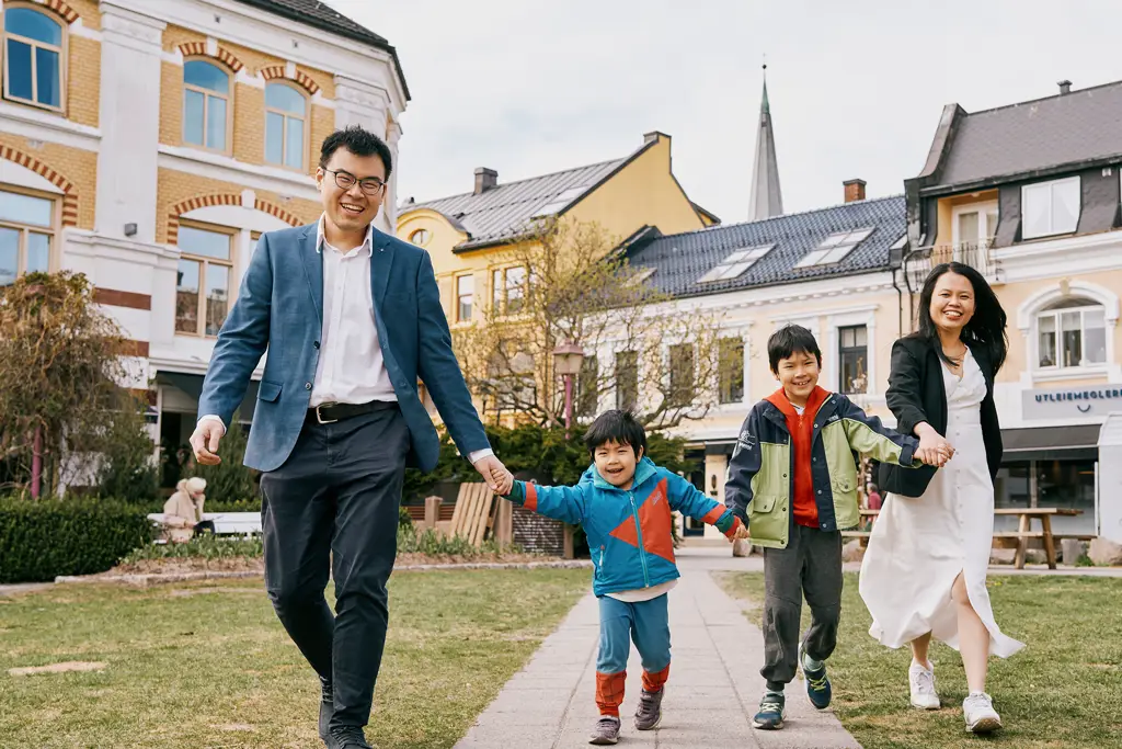 Jotun employee Keng Khoon Tan and his family enjoying life in Sandefjord, Norway. Photo: Morten Rakke