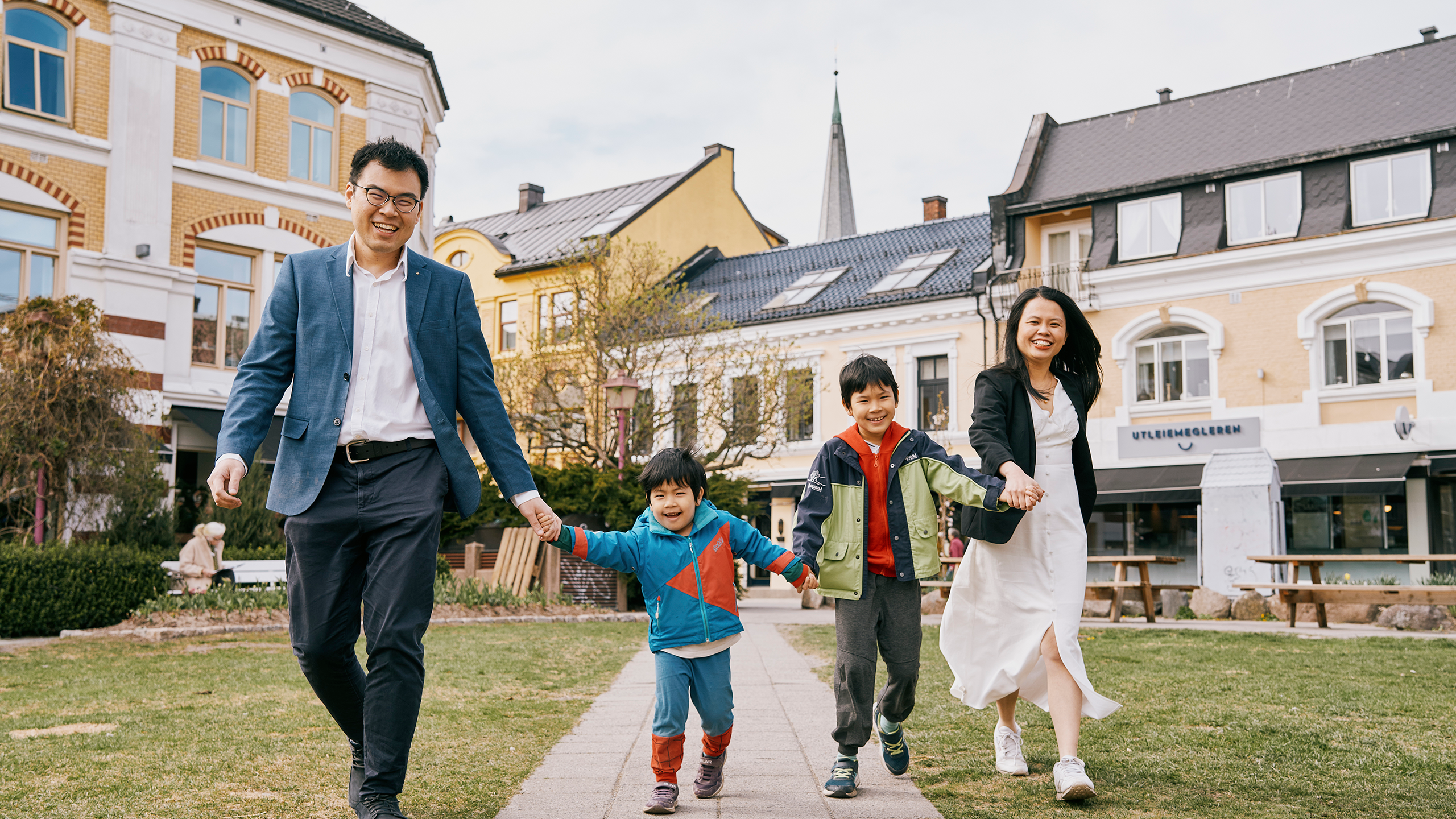 Jotun employee Keng Khoon Tan and his family enjoying life in Sandefjord, Norway. Photo: Morten Rakke