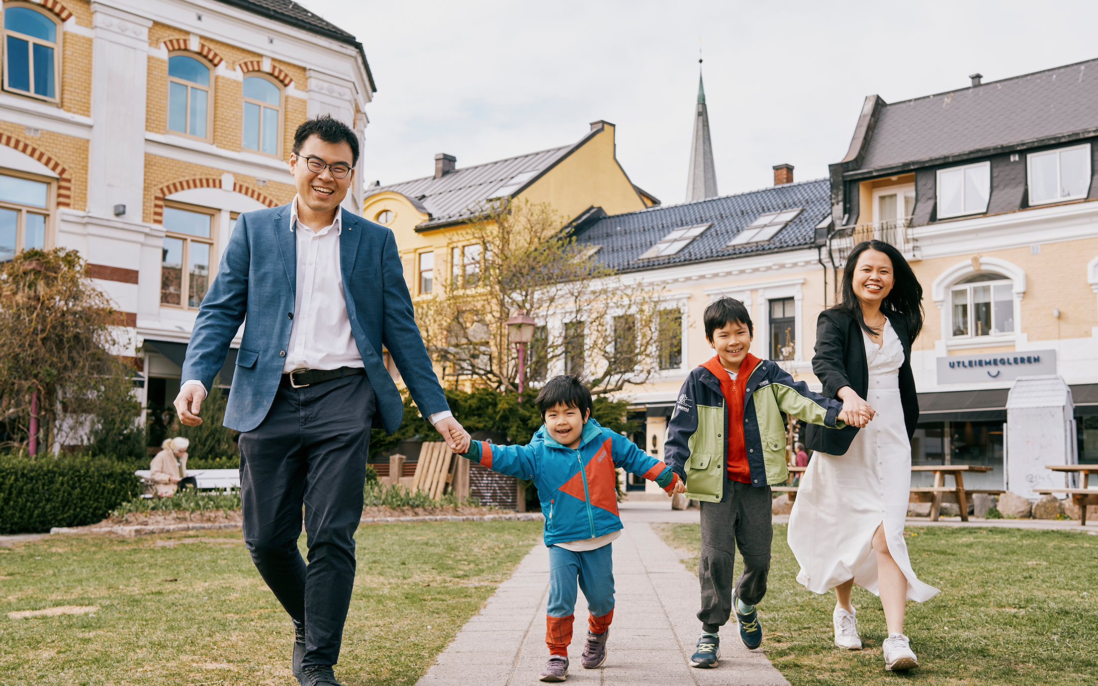 Jotun employee Keng Khoon Tan and his family enjoying life in Sandefjord, Norway. Photo: Morten Rakke