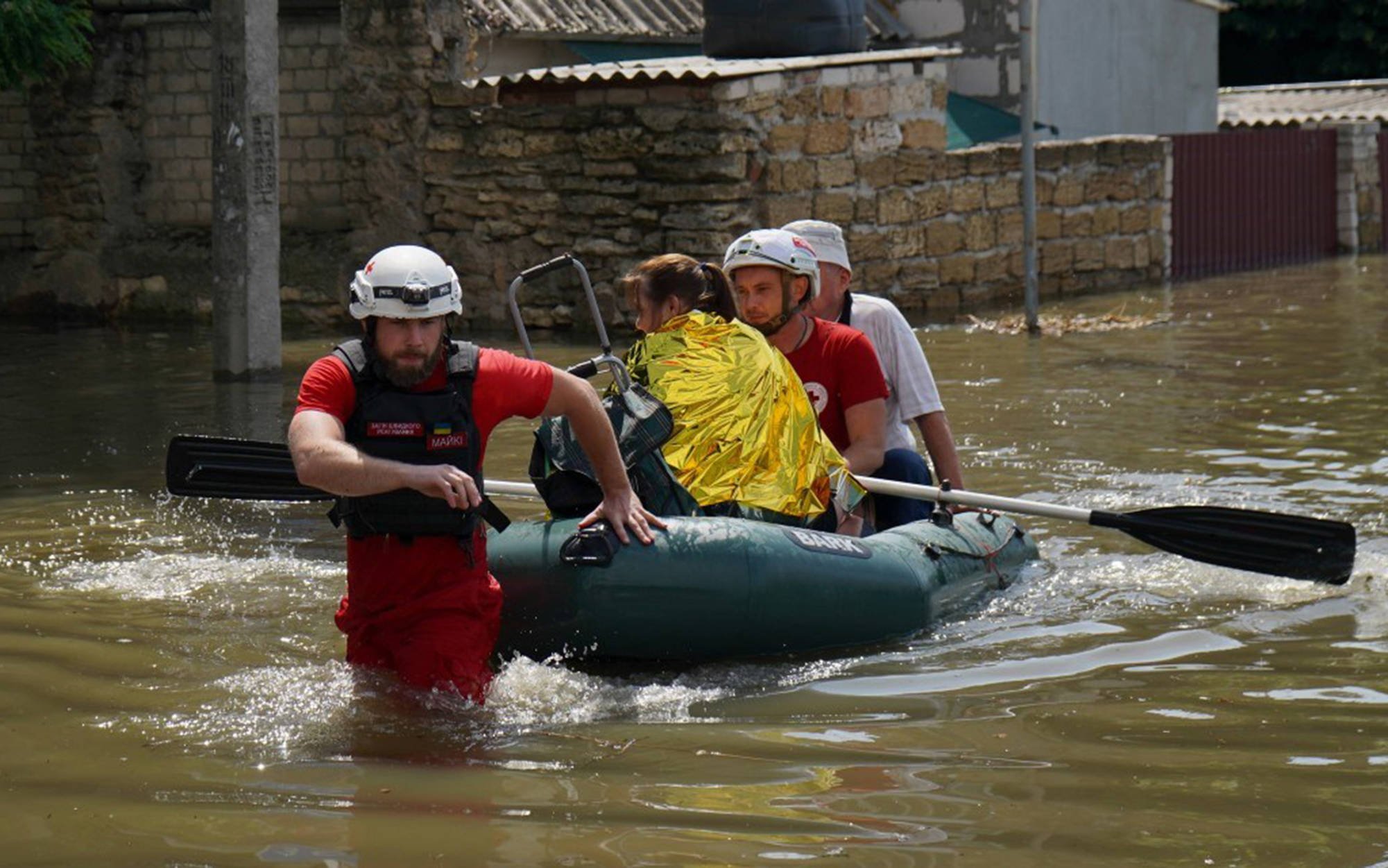 Nova Kakhovka dam: Floods affect tens of thousands of people (photo Ukraine Red Cross)