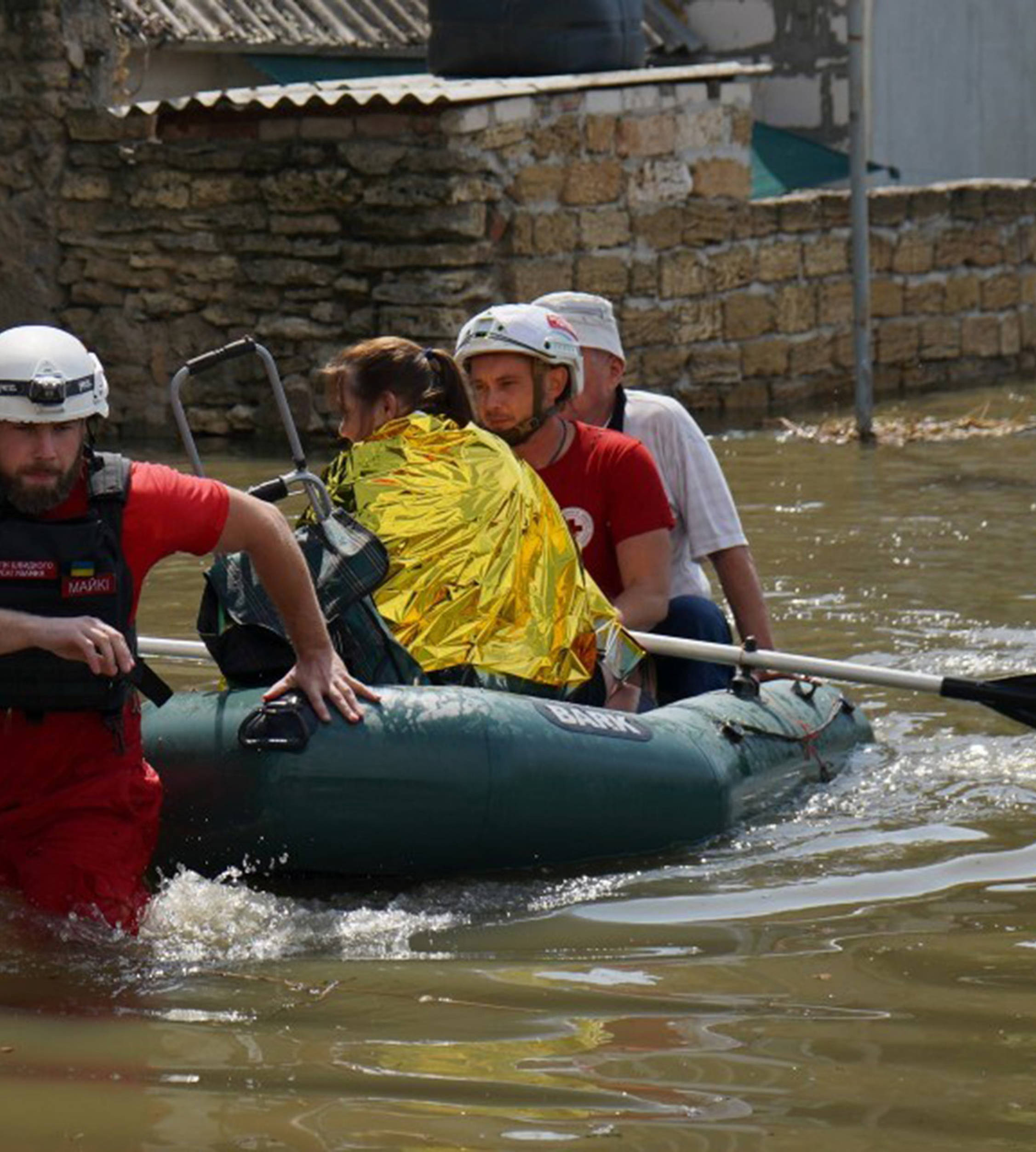 Nova Kakhovka dam: Floods affect tens of thousands of people (photo Ukraine Red Cross)