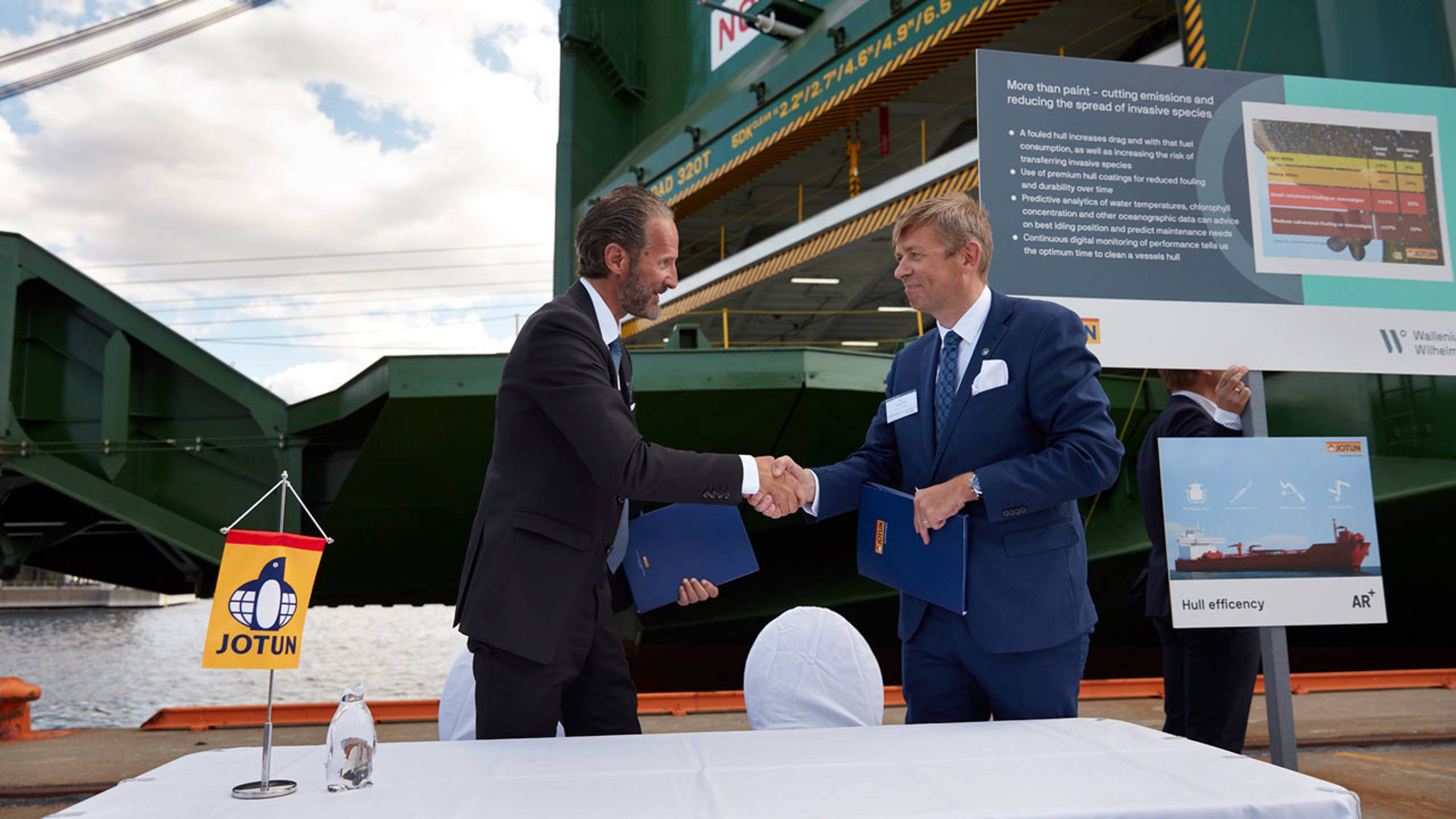 Signing ceremony of an agreement with Wallenius Wilhelmsen