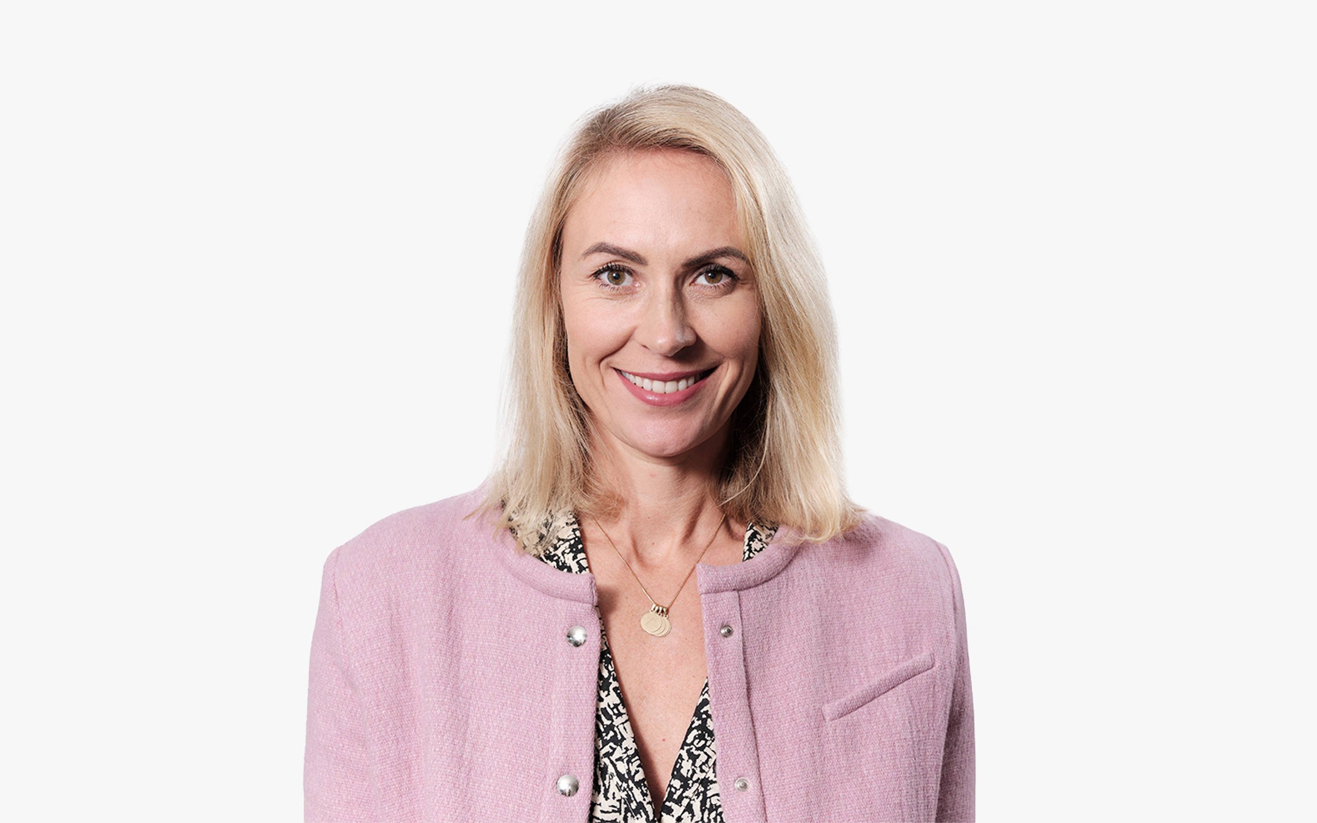 Camilla Araujo Fapello: A Global Leadership Story - 98nve95